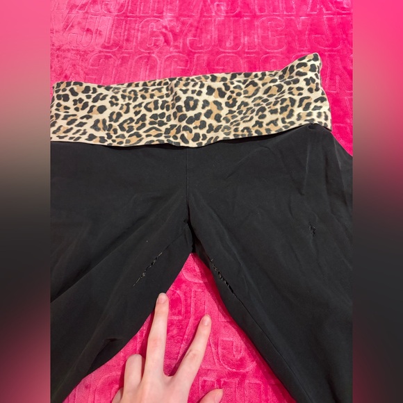 READ DESC - Victoria’s Secret PINK Leopard Fold Over Yoga Pants – very Flawed - Picture 8 of 16